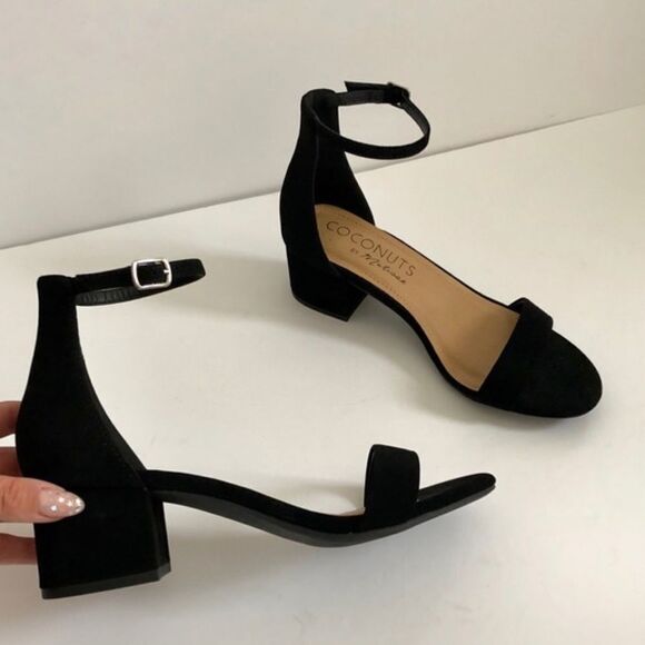 ✨ Coconuts by Matisse
Greta Sandal✨ - Picture 4 of 8